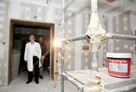 Jos� Manuel Gonz�lez, el responsable del �rea, en su �ltima visita a las obras de ampliaci�n. 