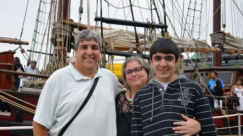 Susana, Alejandro y lex tras la visita al buque Atyla