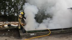 Las fotos del incendio en el punto limpio de Monforte