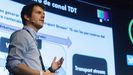 Pedro Cabrera ofrece servicios y productos para mejorar la seguridad en redes tan importantes como las wifi o los teléfonos
