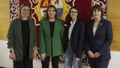 Maite Flores, Mar�a Jos� L�pez Couso, Rosa Crujeiras y Alba Nogueira, en el primer debate electoral celebrado en Santiago