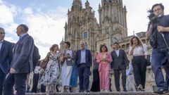 El ministro &Aacute;ngel Victor Torres, con distinto personal del Ejecutivo y el delegado del Gobierno en Galicia, Pedro Blanco (tercero por la derecha), este mi&eacute;rcoles en el Obradoiro.