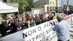 Los jubilados celebran el Carmen protestando en el ISM