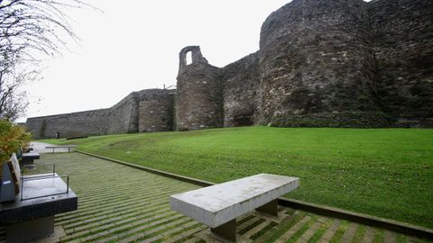 Muralla de Lugo, el paseo de A Mosqueira