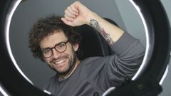 El tatuador Iv�n G�mez en su estudio de Nar�n