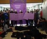 Actuaci�n de alumnado en la biblioteca del IES Xelm�rez I.