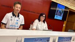 Presentaci�n de la duatl�n Cidade de Santiago, con la concejala de Deportes, Pilar Lueiro, y Nacho Varela, de la organizaci�n.