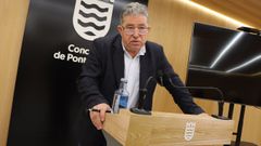 El alcalde de Pontevedra, Miguel Anxo Fern�ndez Lores, este jueves en la sala de prensa del Concello