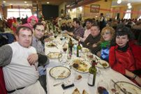 La Festa da Cachucha llen� los restaurantes de la villa. 