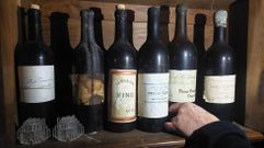 Botellas de tostados de finales del XIX, entre otros vinos de parcela, conservadas en un pazo