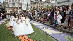 El coronavirus har� que las comuniones en el 2020 (en imagen de archivo, una procesi�n del Corpus de Viveiro) sean at�picas