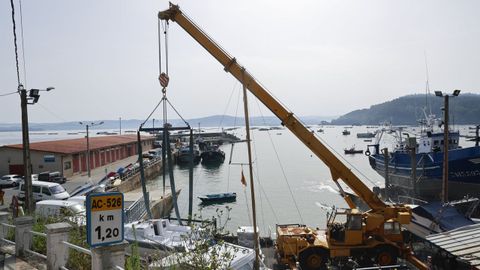 El restaurante est� sobre el puerto de Lorb�.