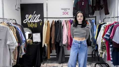 Eva Franco, en el puesto de Seica Vintage en el outlet de otoo de Lugo