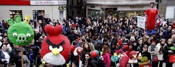 A praza de Espa�a abarrotouse pola tarde coa concentraci�n dos participantes no concurso, principalmente alumnos dos centros educativos.