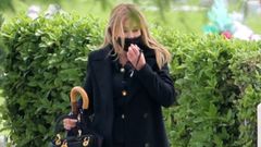 Ana Obreg�n, en el entierro de su madre