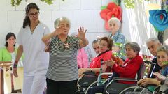 Actividades l�dicas en la residencia de mayores Divina Pastora de Vilagarc�a