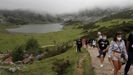 Turistas en los Lagos de Covadonga