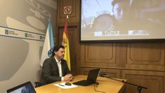 Antonio Fern�ndez  Miranda, hoy por la ma�ana en su despacho, donde mantuvo varias videoconferencias