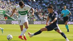 El futbolista del Celta Ferran Jutgl�, durante el partido ante el Elche.
