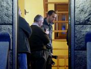 Un guardia, el jueves en la casa en la que se produjo el suceso.