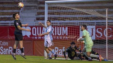 El portero argentino Valent&iacute;n debut&oacute; en el Viveiro realizando paradas de m&eacute;rito. 
