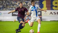 Dani Barcia, en un lance con un jugador local