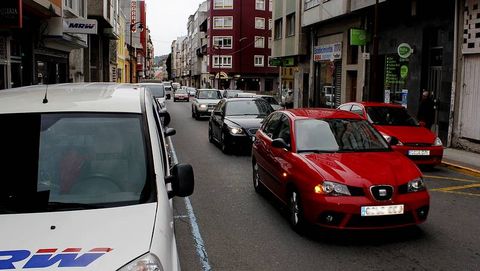 Calle Gran V�a de Carballo.