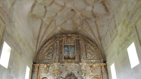 Interior de la iglesia de Guimarei, en Friol