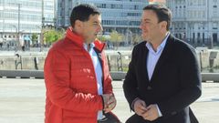 Meizoso (izquierda), junto a Valent�n Gonz�lez Formoso, alcalde de As Pontes y presidente de la Deputaci�n de A Coru�a