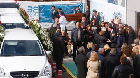 Rajoy estuvo arropado por familiares y amigos durante la ceremonia f�nebre por su padre