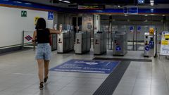 Estaci�n de metro de Arg�elles, en Madrid, en agosto.