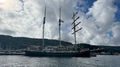 El barco lleg� a la villa muradana en la tarde de este domingo y llama la atenci�n por sus grandes dimensiones