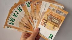Billetes de 50 euros de curso legal, con los que se hacen pagos en met�lico.