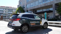 Imagen de archivo de un coche de la Guardia Civil en Boiro