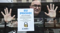 Uno de los hosteleros de Vimianzo que cerrar�n el lunes. Como �l, decenas de comerciantes de sectores diversos
