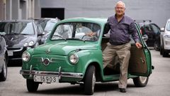 Jos� Luis Chantrero, presidente del Club 600 de Galicia, con su 600 de 63 a�os