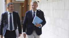 Alfonso Rueda, tras la reunin del Consello de la Xunta, junto al conselleiro de Educacin, Romn Rodrguez.