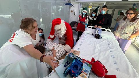 Visita de Pap� Noel al CHUO.