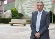 Jos� Luis Lagares P�rez en una de las visitas que realiz� a Coristanco. 