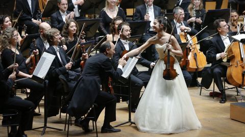 Concierto de la Sinf�nica de Galicia con la violinista Mar�a Due�as.
