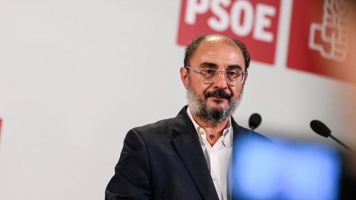 El presidente de Aragn, Javier Lambn, tras conocer los resultados, que le apartarn de la presidencia autonmica.