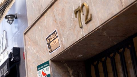 Imagen de archivo de un portal en el que se anuncia el alquiler de una vivienda. 