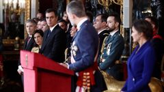 Felipe VI mira a Pedro S�nchez y a los ministros de Defensa, Margarita Robles, e Interior, Fernando Grande-Marlaska