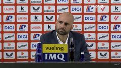 El entrenador del Celta, Claudio Gir�ldez, en la rueda de prensa de San Mam�s.