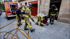 Incendio en la calle Poboadores del Casco Vello de Vigo