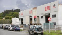 Naves de Jim Sports en el pol�gono de Palas de Rei