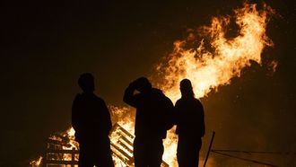 Cachela en Carballo, durante la noche del San Xo�n