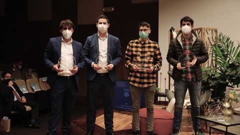 Grupo Cuevas, A Lebre Mensaxer�a, la Asociaci�n de Taxistas de Ourense y Calidus-Gallego recibieron el premio Mentor