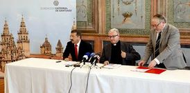 Responsables del Banco Santander y de la Catedral firmaron el convenio de colaboraci�n.