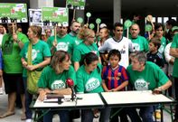 Protesta en la lonja del Concello contra un desahucio por el impago de la hipoteca. 